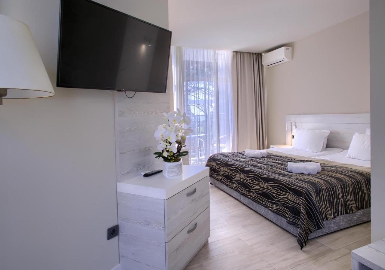 Luna Hotel