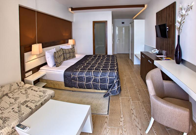 Luna Hotel